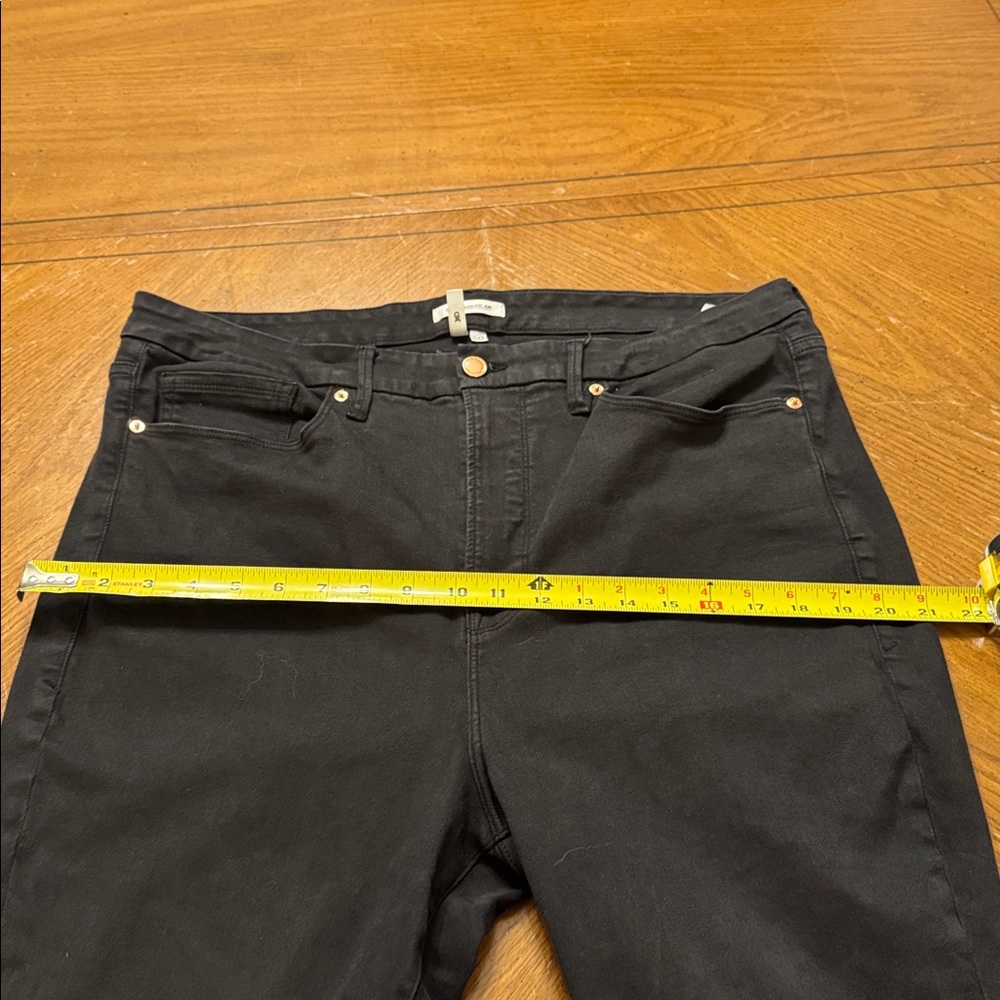 Good American Good Waist Crop Side Slit Jean Plus Size 18 26” inseam Black EUC - Picture 8 of 16